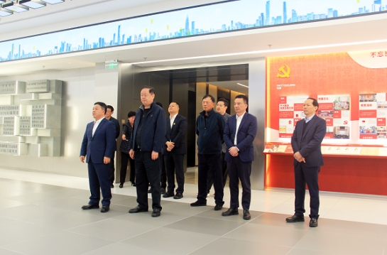 中共江西省委副書記、省長葉建春一行考察方大集團